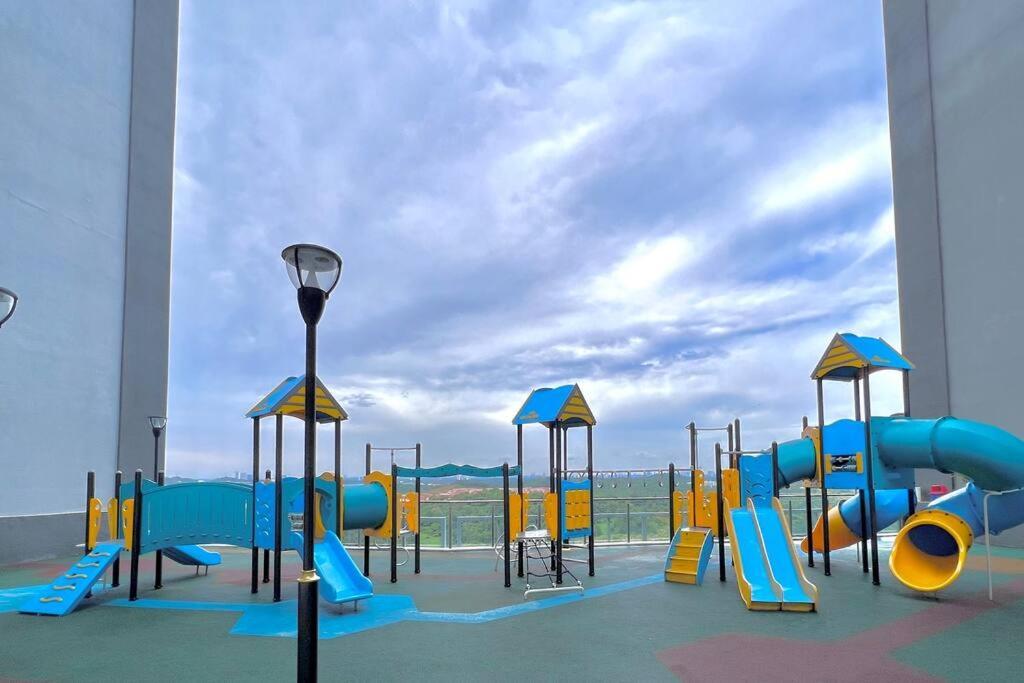 Near Legoland - Spacious Apartment Nusajaya (Iskandar Puteri)